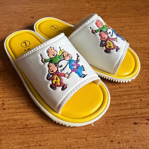 Alvin and the Chipmunks Vintage 1984 Bagdasarian Kids Size 7 Slide Sanda… - Picture 2 of 11